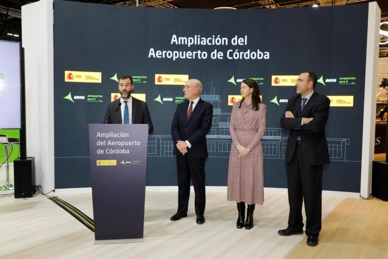 Transportes ratifica su compromiso con el desarrollo del aeropuerto de Córdoba para consolidar la región como destino turístico